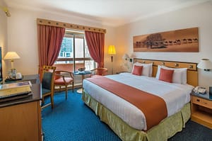 Hotel Holiday International Double bedroom