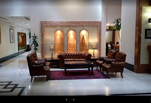 Hotel Holiday International Lobby seating area